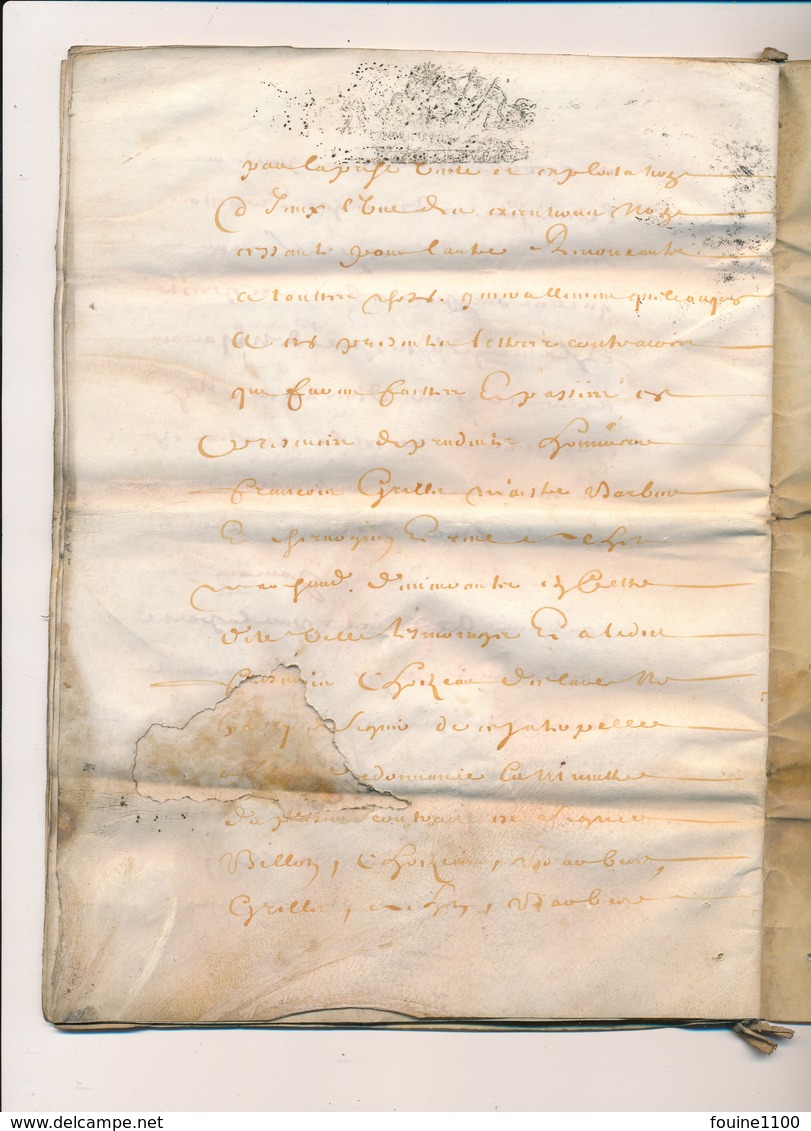 cahier de 20 pages parchemin  acte notarié an 1686 ? je pense à vérifier à identifier parroisse de belleville sur loire