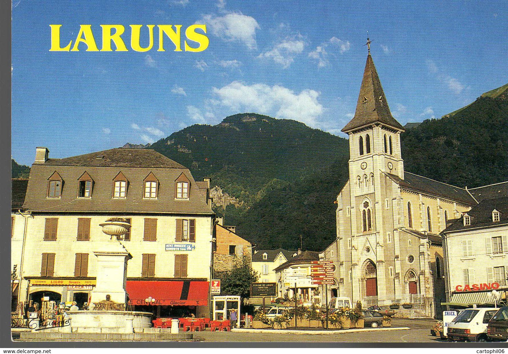 - CPM LARUNS (64) - La Place Et L'Eglise (GLACIER LE CENTRAL - CASINO) - Editions THOUAND 2126 - - Laruns