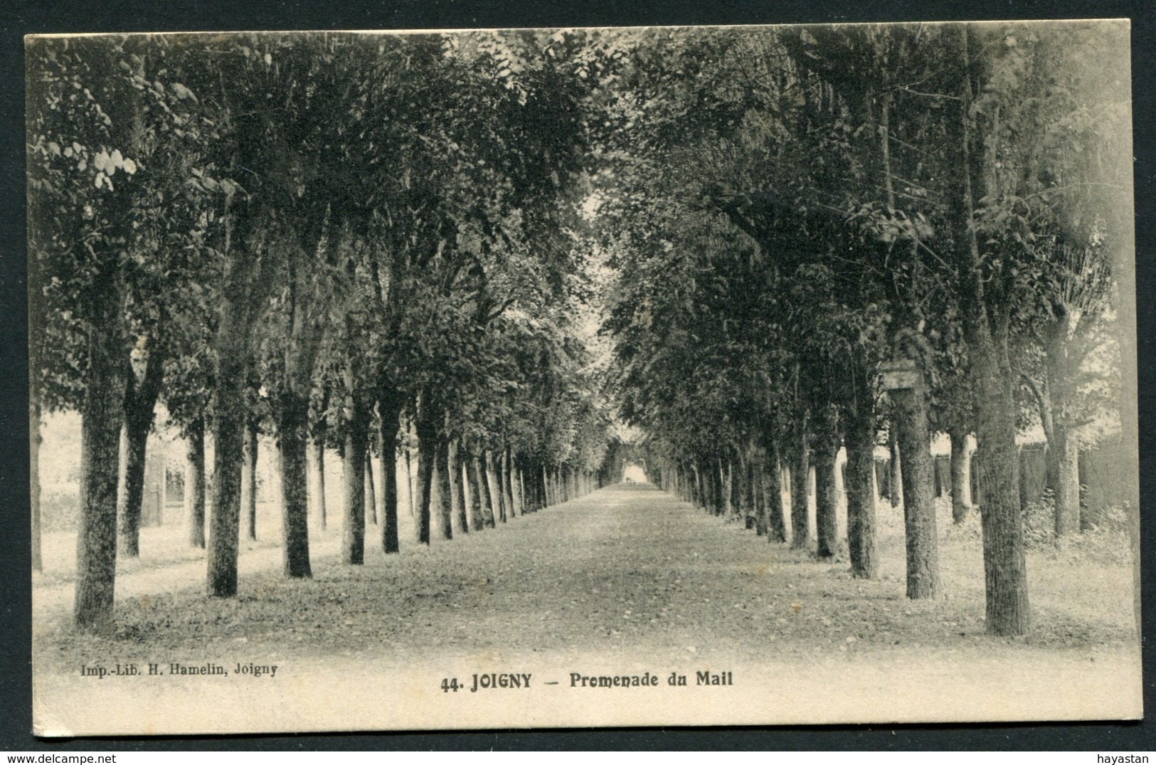 LOT DE 50 CARTES POSTALES DE L'YONNE 89