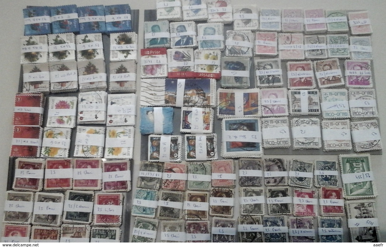 Monde/World - 12.750 timbres° en + de 500 bottes différentes de 25 - 12.750 stamps more than 500 different bundles of 25