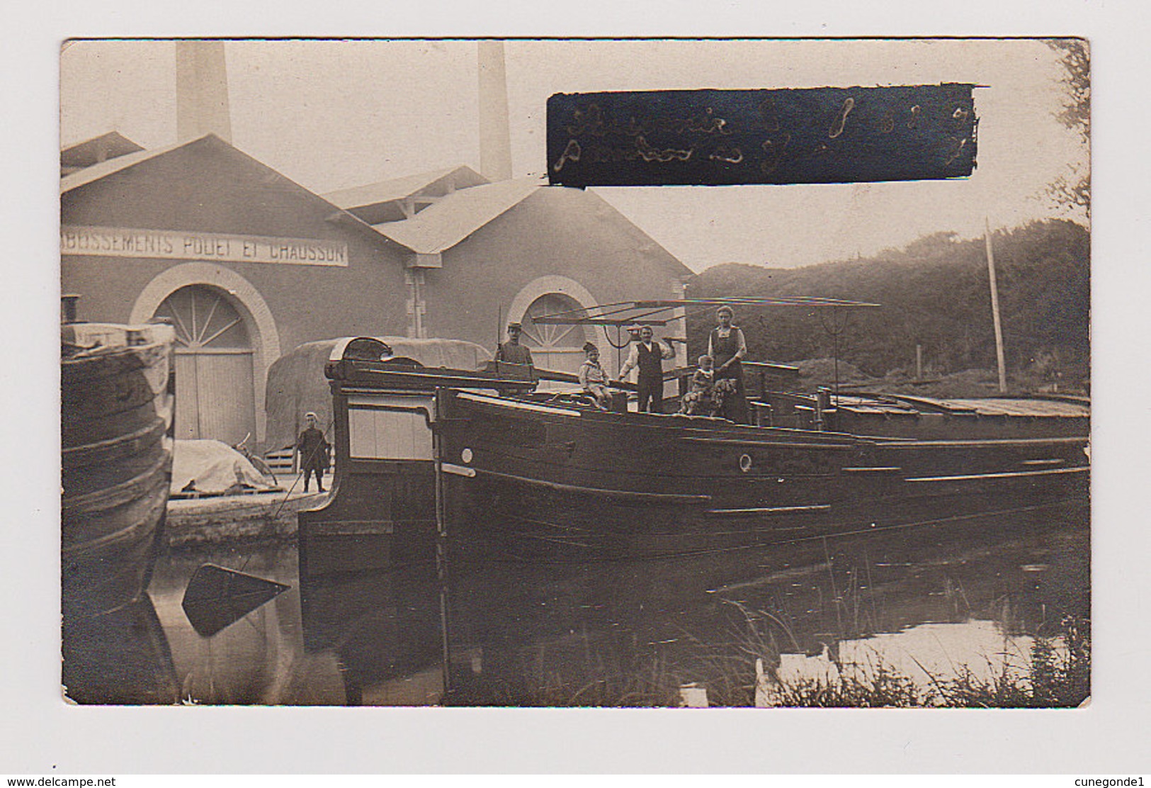 Carte Photo Ancienne  : Péniche Avec Famille De Bateliers Devant Les Ets. POUET Et CHAUSSON (endroit ?) 3 Scans - Houseboats