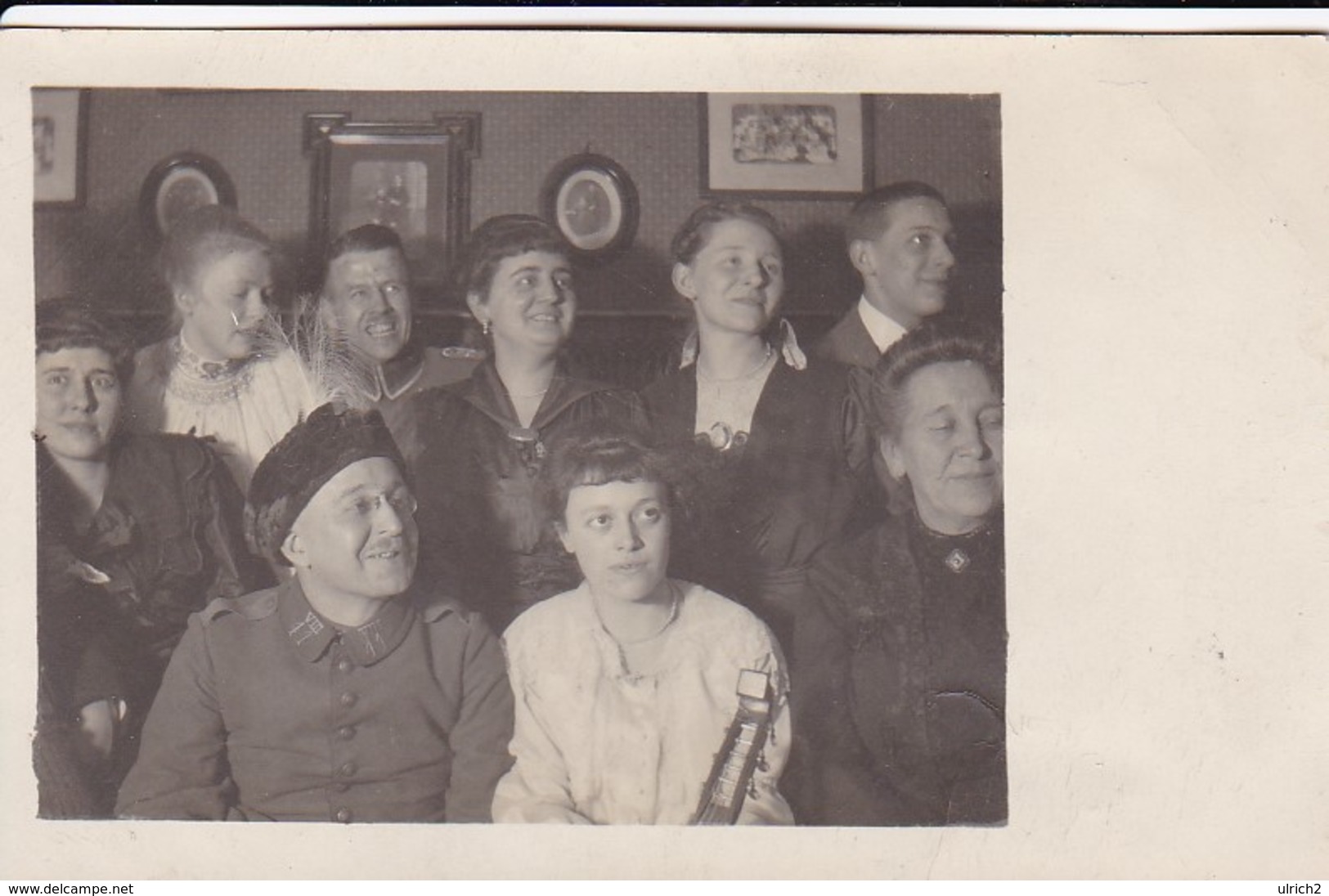 AK Foto Soldaten Mit Frauen - Familie - 1917 (41324) - Weltkrieg 1914-18