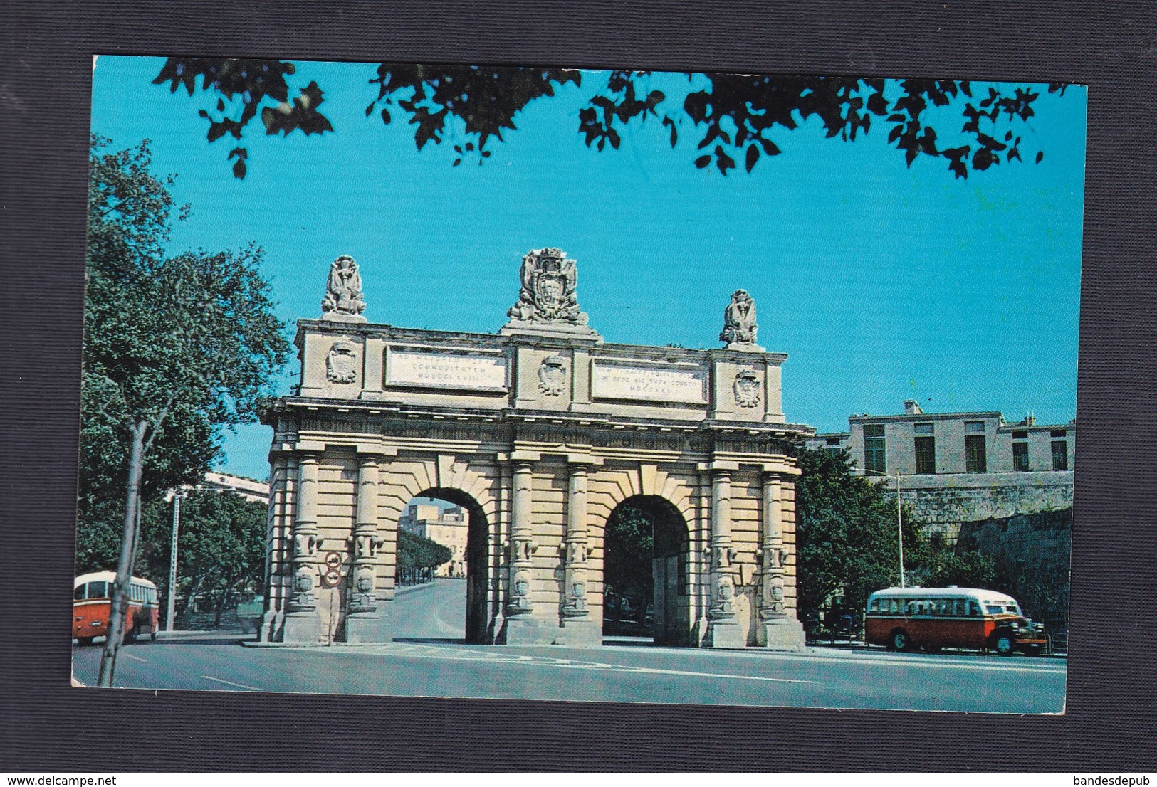 Malte Malta Porte Des Bombes ( Autobus ) - Malte