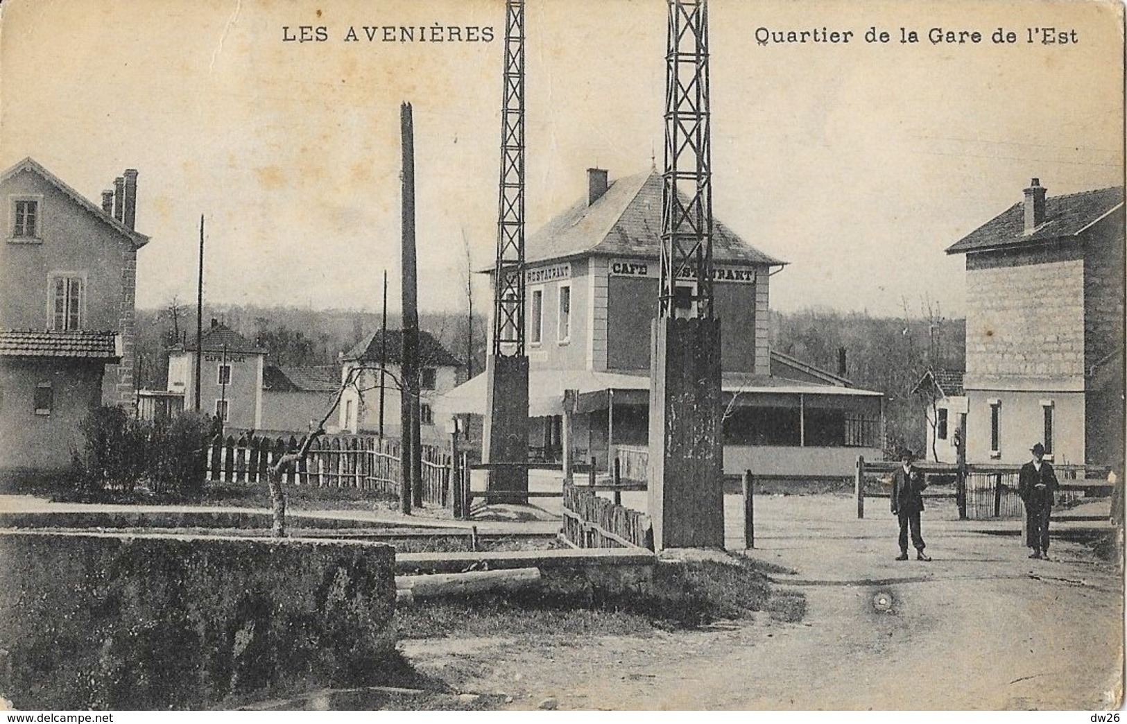 Les Avenières (Isère) - Quartier De La Gare De L'Est, Café-Restaurant - Vialatte Photo - Carte Non Circulée - Les Avenières