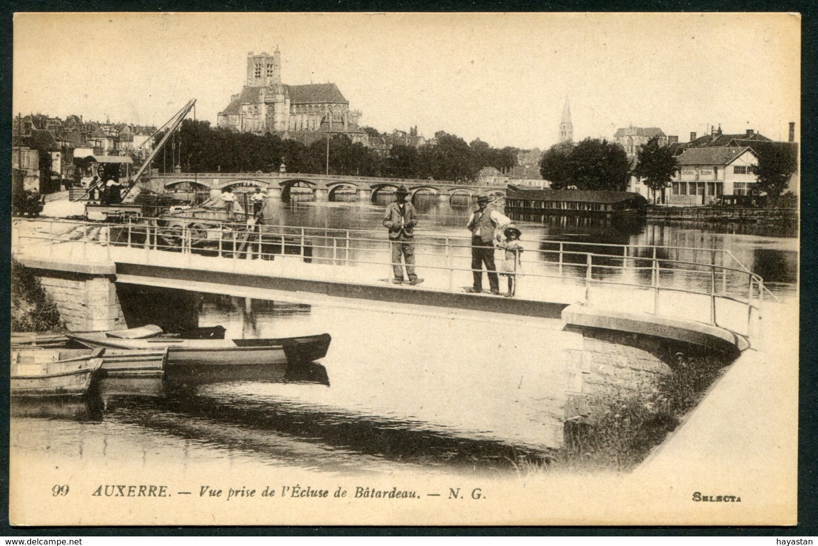 LOT DE 50 CARTES POSTALES DE L'YONNE 89