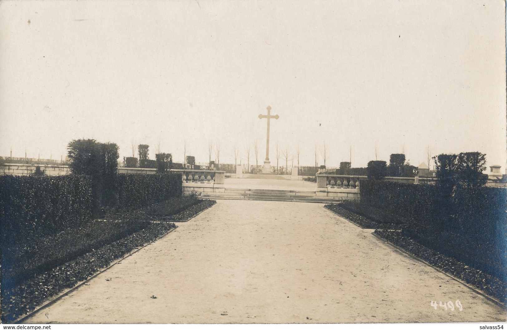 02) LE SOURD : Cimetière - Friedhof - Carte-photo Allemande - 1.WK - WW1 - Weltkrieg (annotée Bei GUISE) - Guise