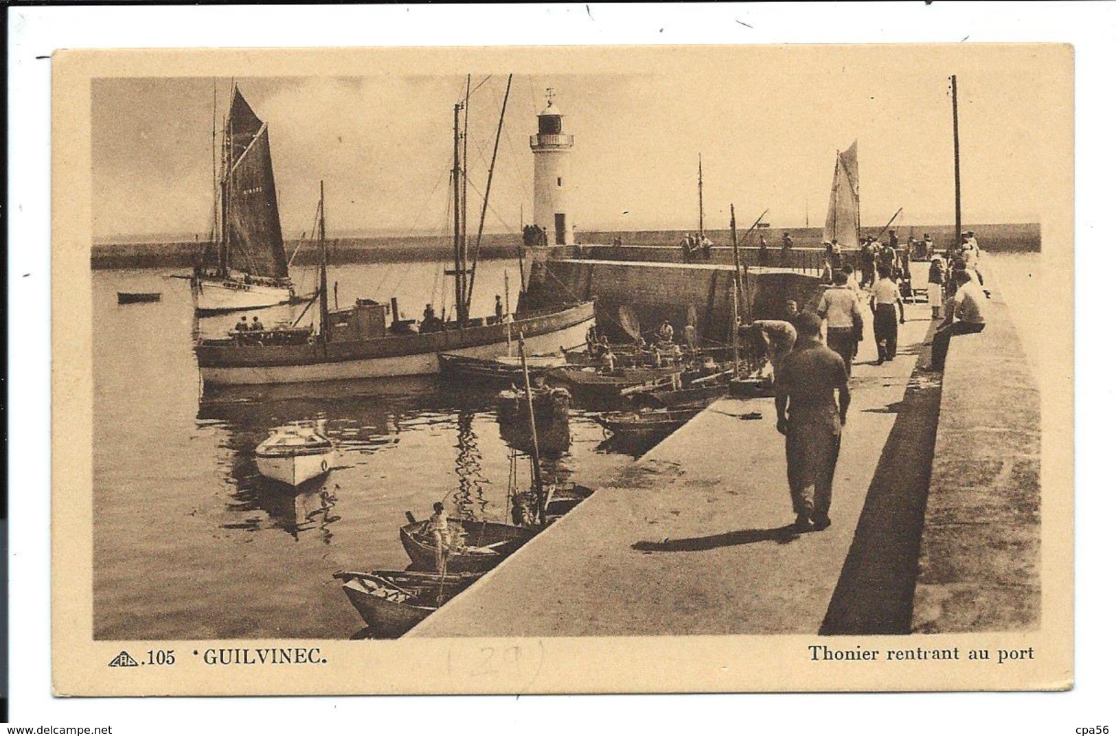 Le GUILVINEC - C.A.P.105 - Thonier Rentrant Au Port - Guilvinec