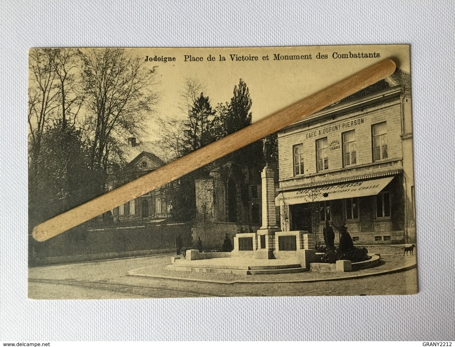 JODOIGNE »Place De La Victoire Et Monnument Des Combattants « animée,Café A.Dupont-Pierson (Édit MHL) - Jodoigne