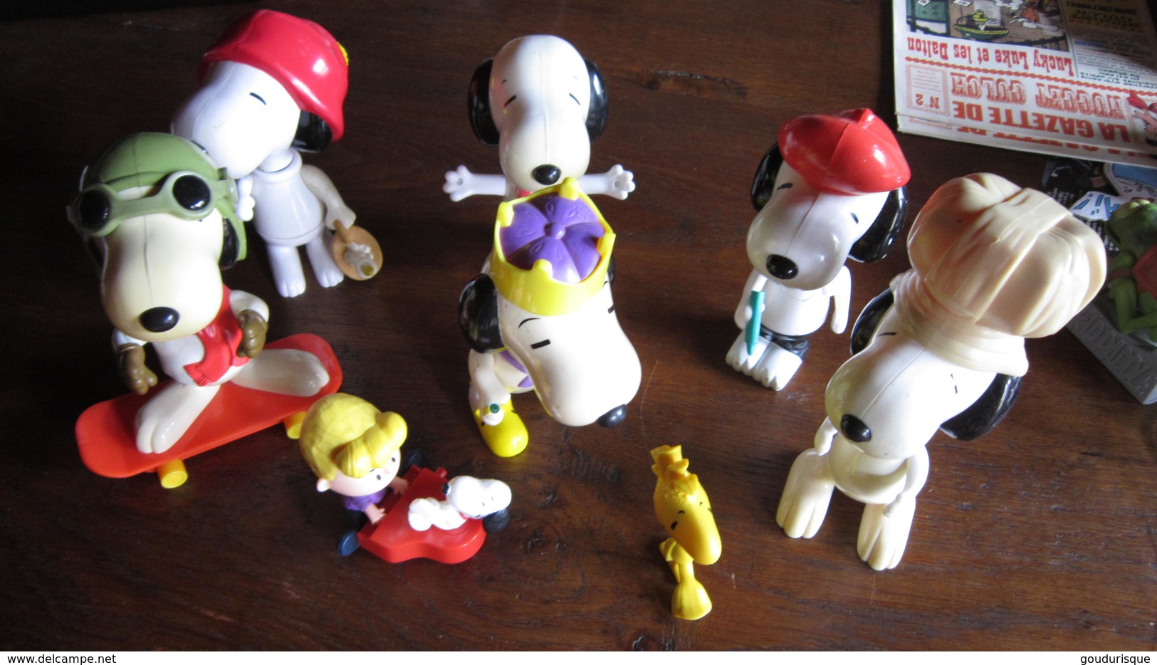 LOT GRANDES FIGURINES SNOOPY OFFERT PAR MAC DO - Peanuts