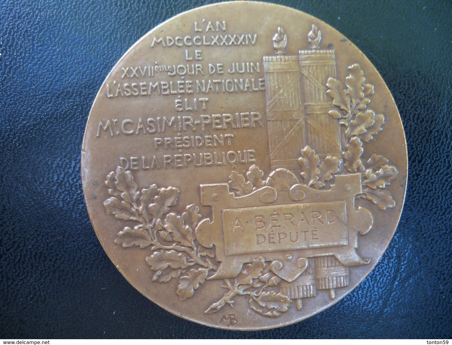 Ancienne Médaille Bronze Commémorative Signée Max Bourgeois élection Casimir Perier Attribuée Au Député A BERARD. - Royaux / De Noblesse