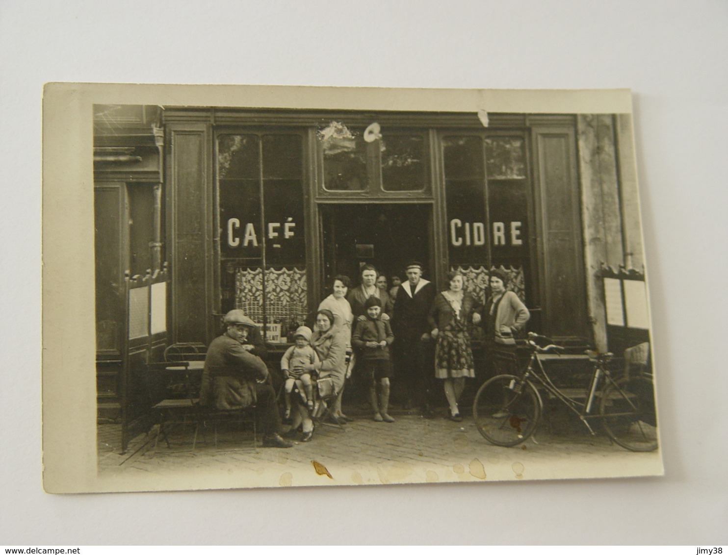 CARTE PHOTO CAFE ANIMEE A IDENTIFIE - Cafés