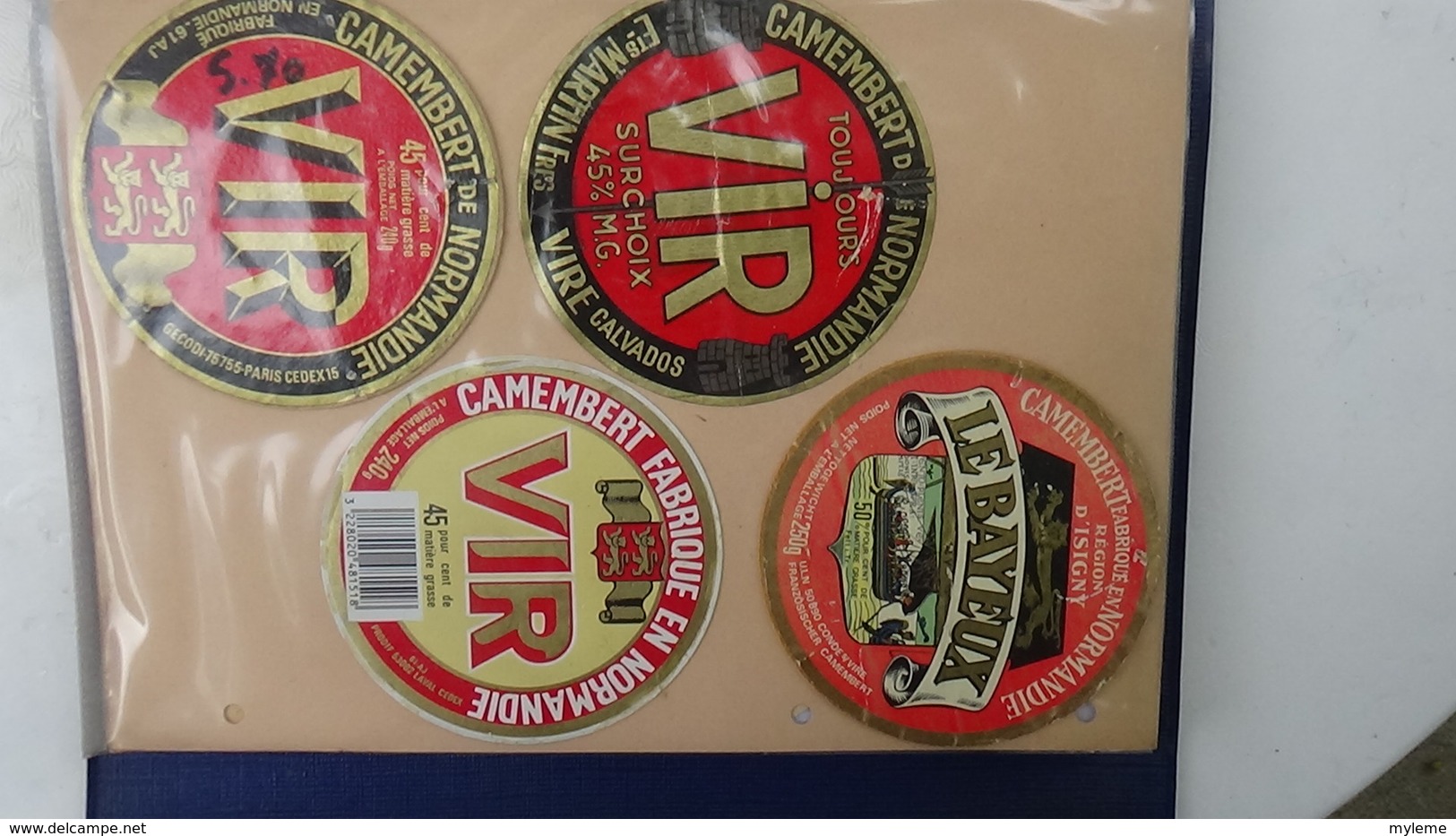 Grosse collection de couvercles et étiquettes (177 dans ce classeur) de fromages Français.9/10 Voir commentaires !!!