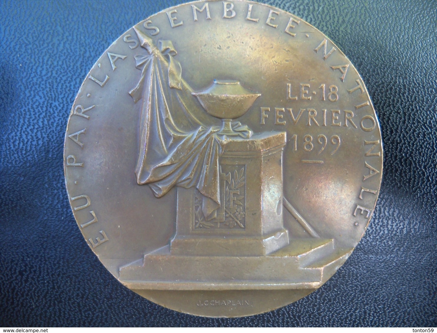 Ancienne Médaille Bronze  Signée Chaplain. Président De La République EMILE LOUBET. - Autres & Non Classés