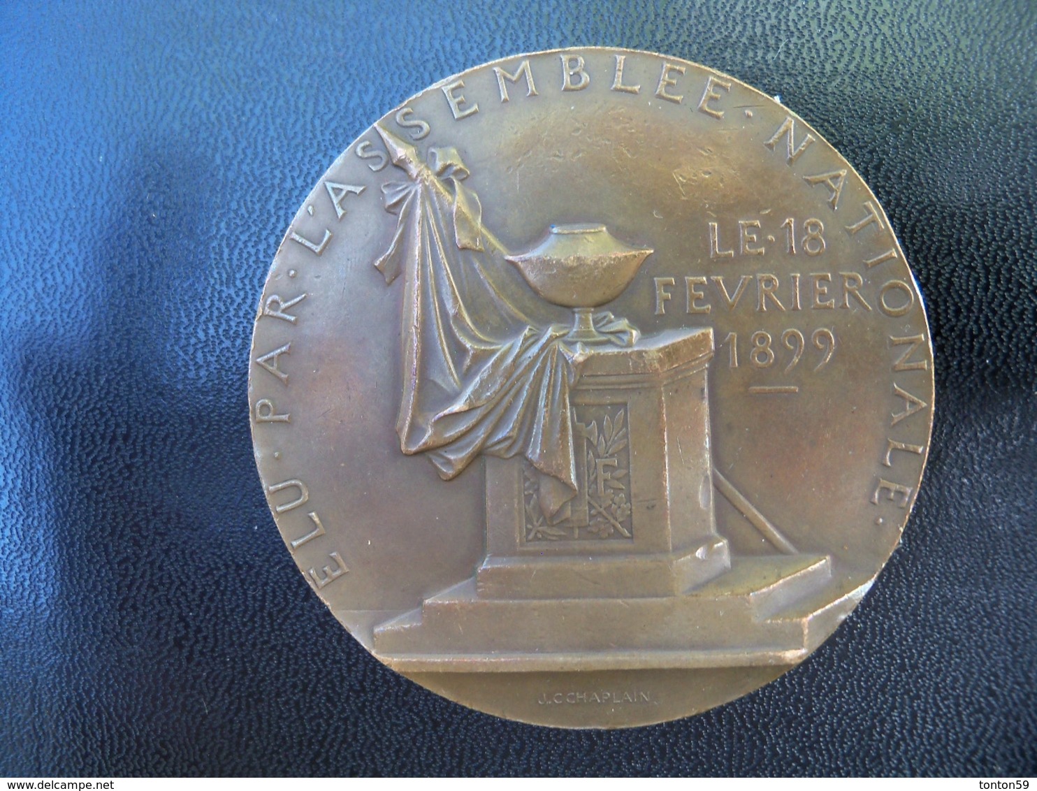 Ancienne Médaille Bronze  Signée Chaplain. Président De La République EMILE LOUBET. - Autres & Non Classés