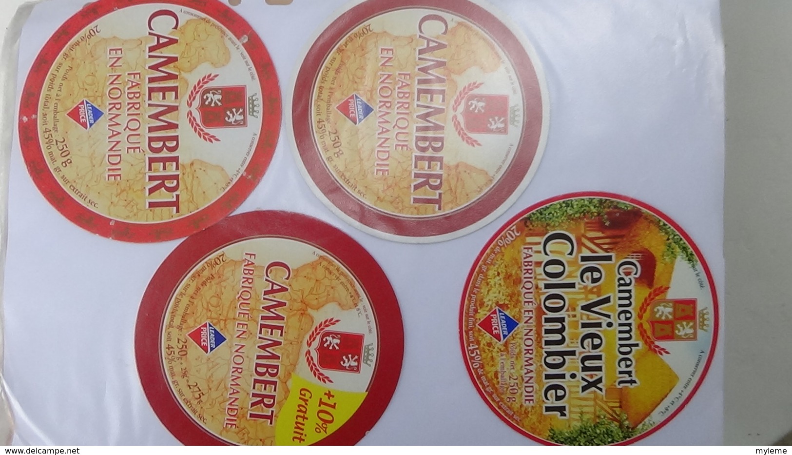 Grosse collection de couvercles et étiquettes (259 dans ce classeur) de fromages Français. 10/10 Voir commentaires !!!