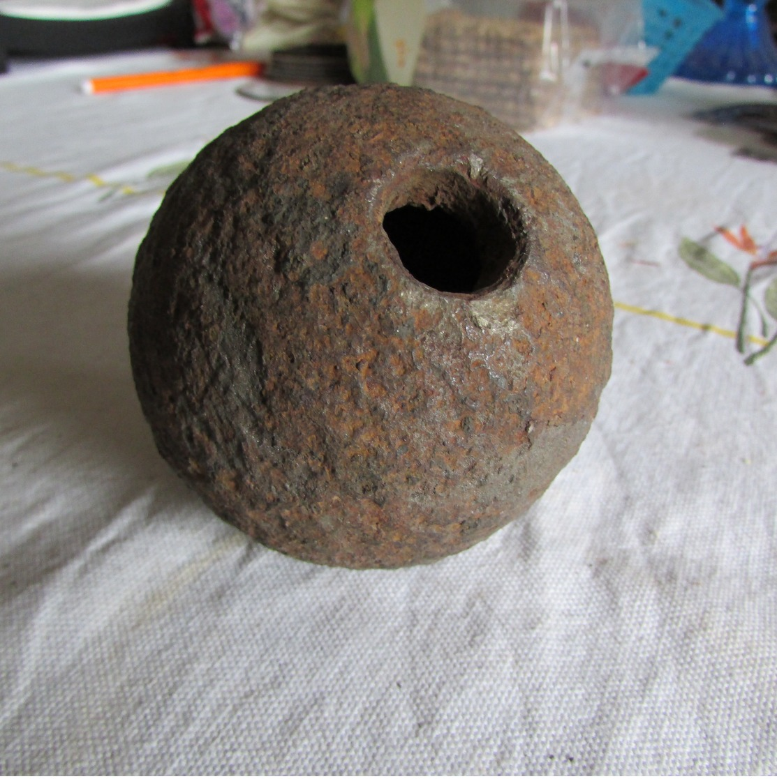 18th Century Cannonball - Decorative Weapons