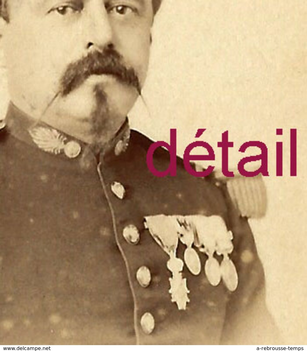 A Voir CDV Officier Contre épaulette, Médaillé époque 1870 Photo Berthault à Angers - Krieg, Militär