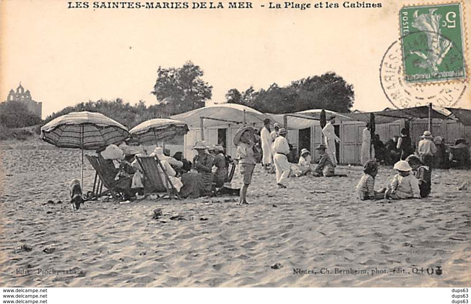 LES SAINTES MARIES DE LA MER - La Plage Et Les Cabines - Très Bon état - Saintes Maries De La Mer