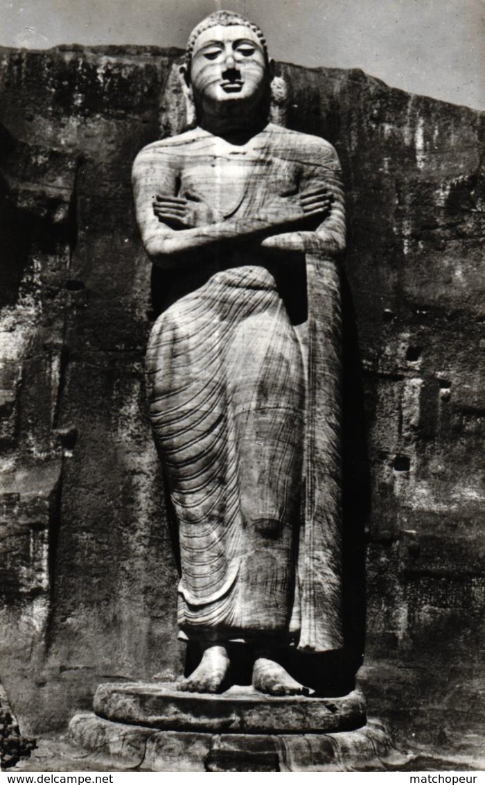 CEYLON - SRI LANKA - STANDING BUDDHA STATUE AT GAL VIHARA POLONNARUWA - Sri Lanka (Ceylon)