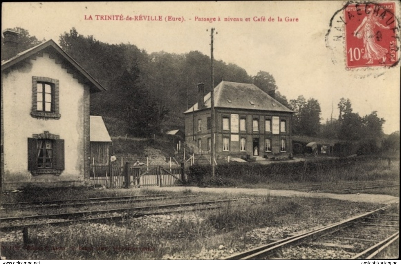 Cp La Trinité De Réville Eure, Passage à Niveau Et Café De La Gare - Andere & Zonder Classificatie