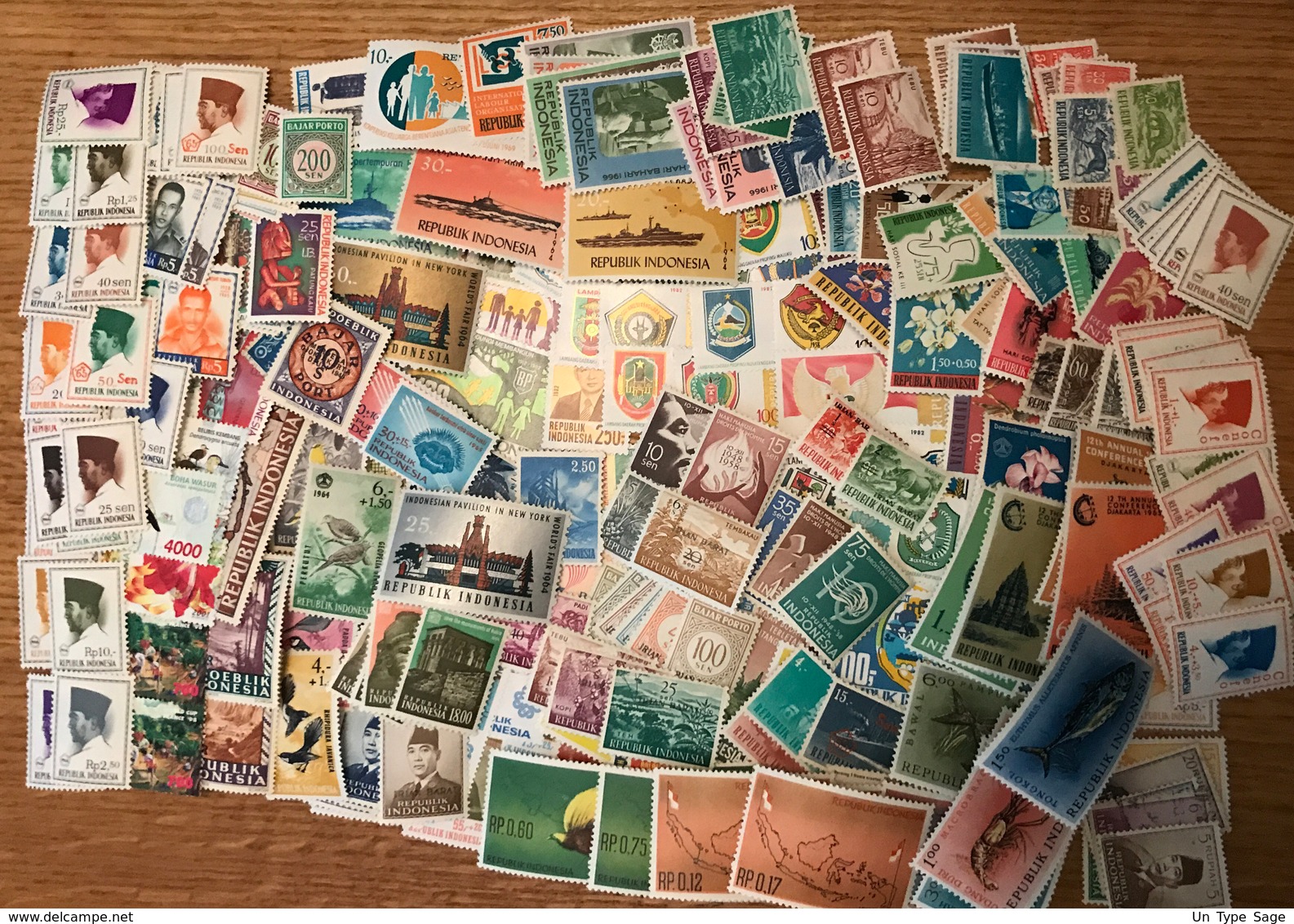 Indonésie, Lot Collection De + 200 Timbres Neufs Et Oblitérés - (W1418) - Indonesien