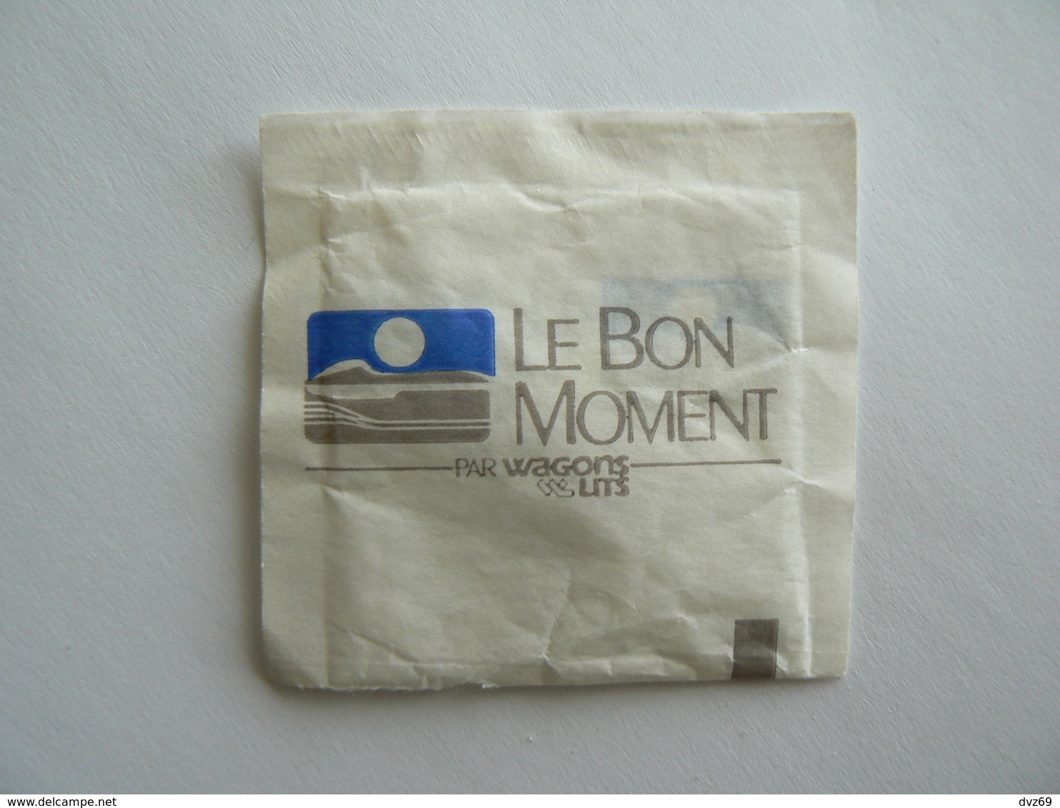 1 Sachet De Sucre Vide, Le BON MOMENT Par WAGONS LITS, Béghin Say, Sucre Poudre, TB. - Sugars