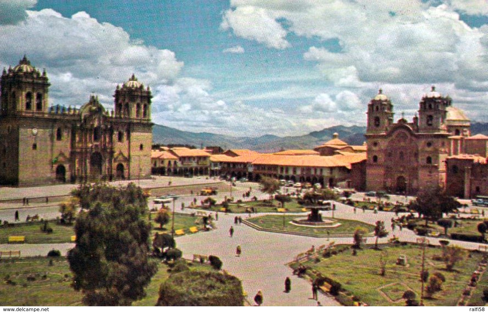 1 AK Peru * Plaza De Armas In Der Stadt Cuzco Mit Der Kathedrale Und Einer Weiteren Kirche – 1979 UNESCO Weltkulturerbe - Peru