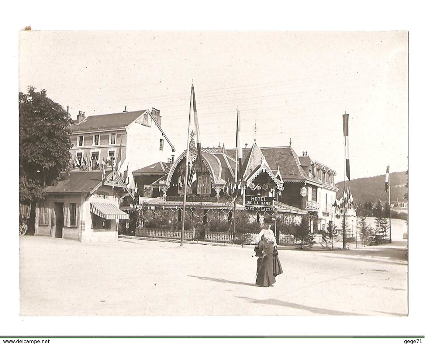 Annecy - La Rue Sommellier - L'hotel De La Gare - Vers 1900 - Places