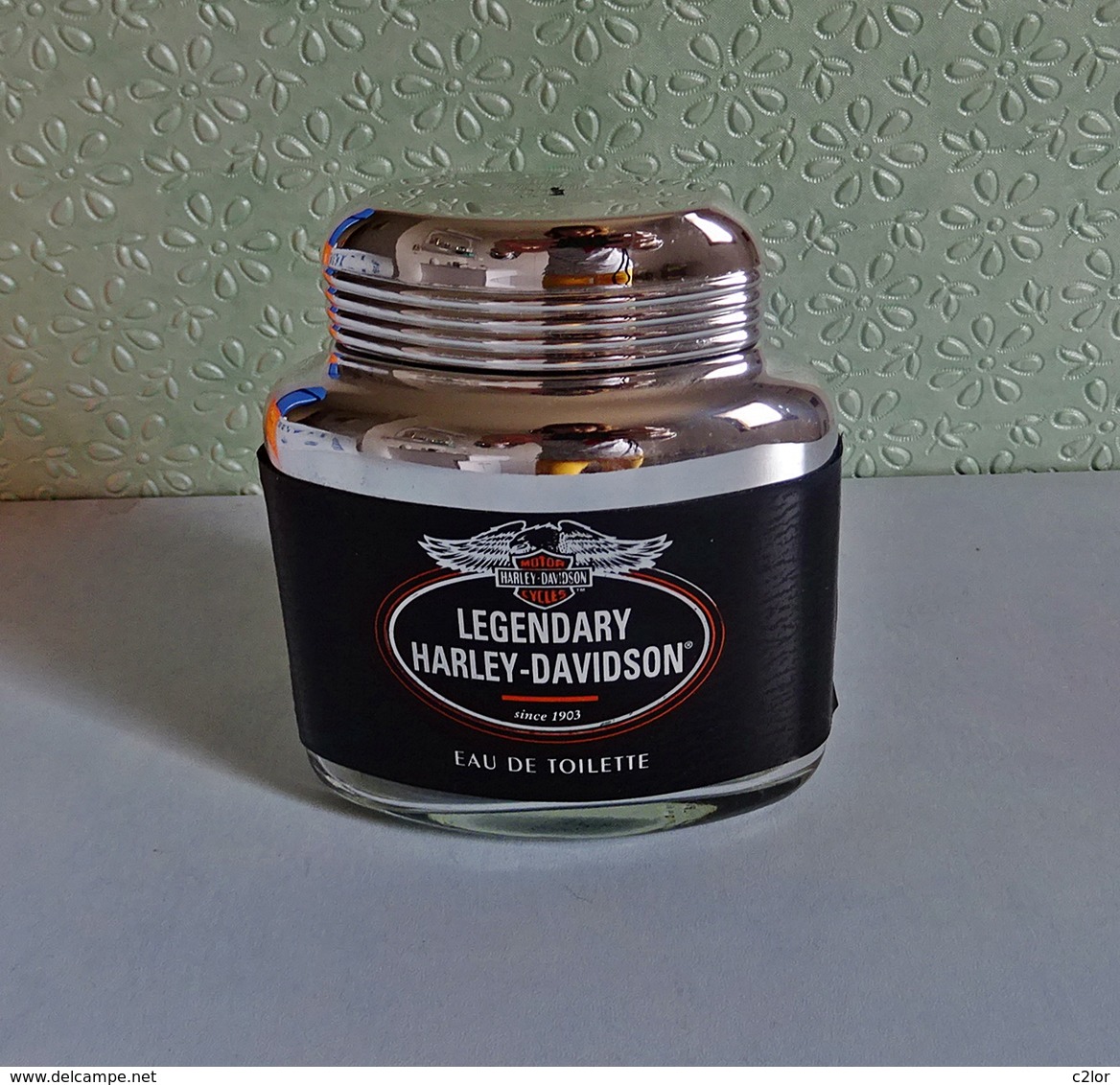 Ancien Flacon Avec Bouchon à Visser "HARLEY DAVIDSON "  VIDE/EMPTY   Eau De Toilette  100 Ml  (pas Vapo) - Flacons (vides)