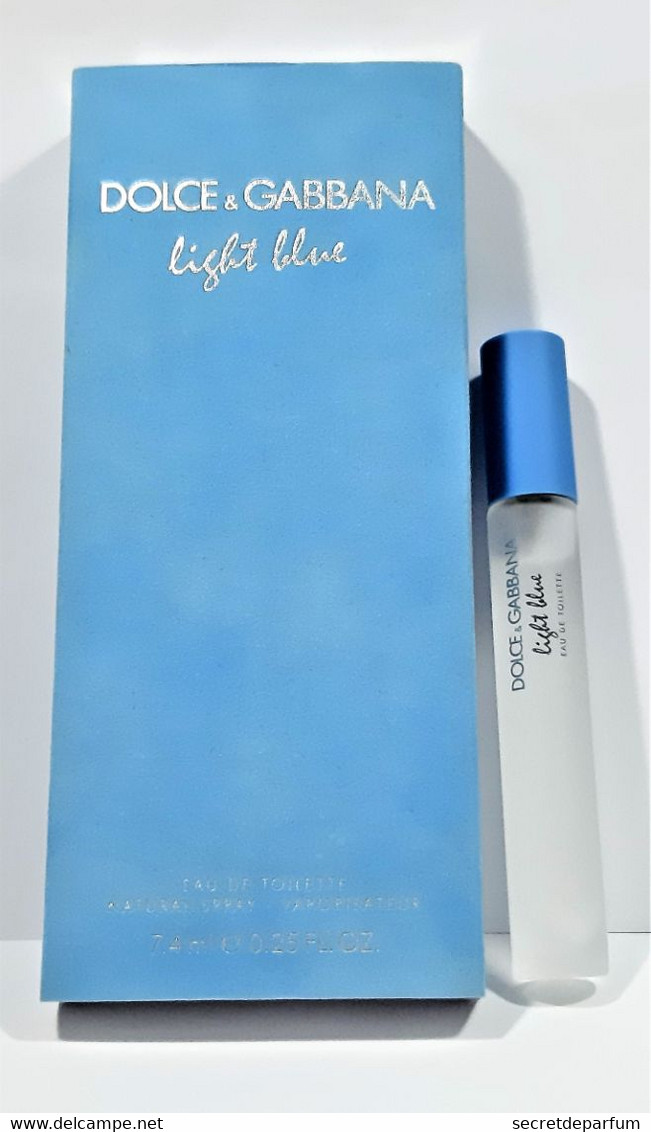 Miniatures De Parfum    Dolce&Gabbana   LIGHT BLUE  EDT  7.4 Ml  + Boite - Miniatures Femmes (avec Boite)