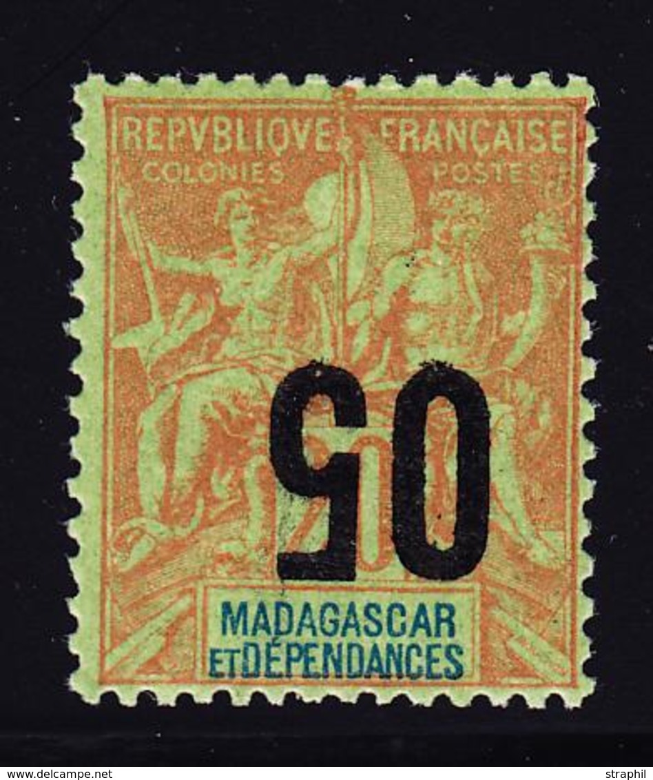 * MADAGASCAR - * - N°112a - Surch. Renversée - Comme ** - TB - Other & Unclassified