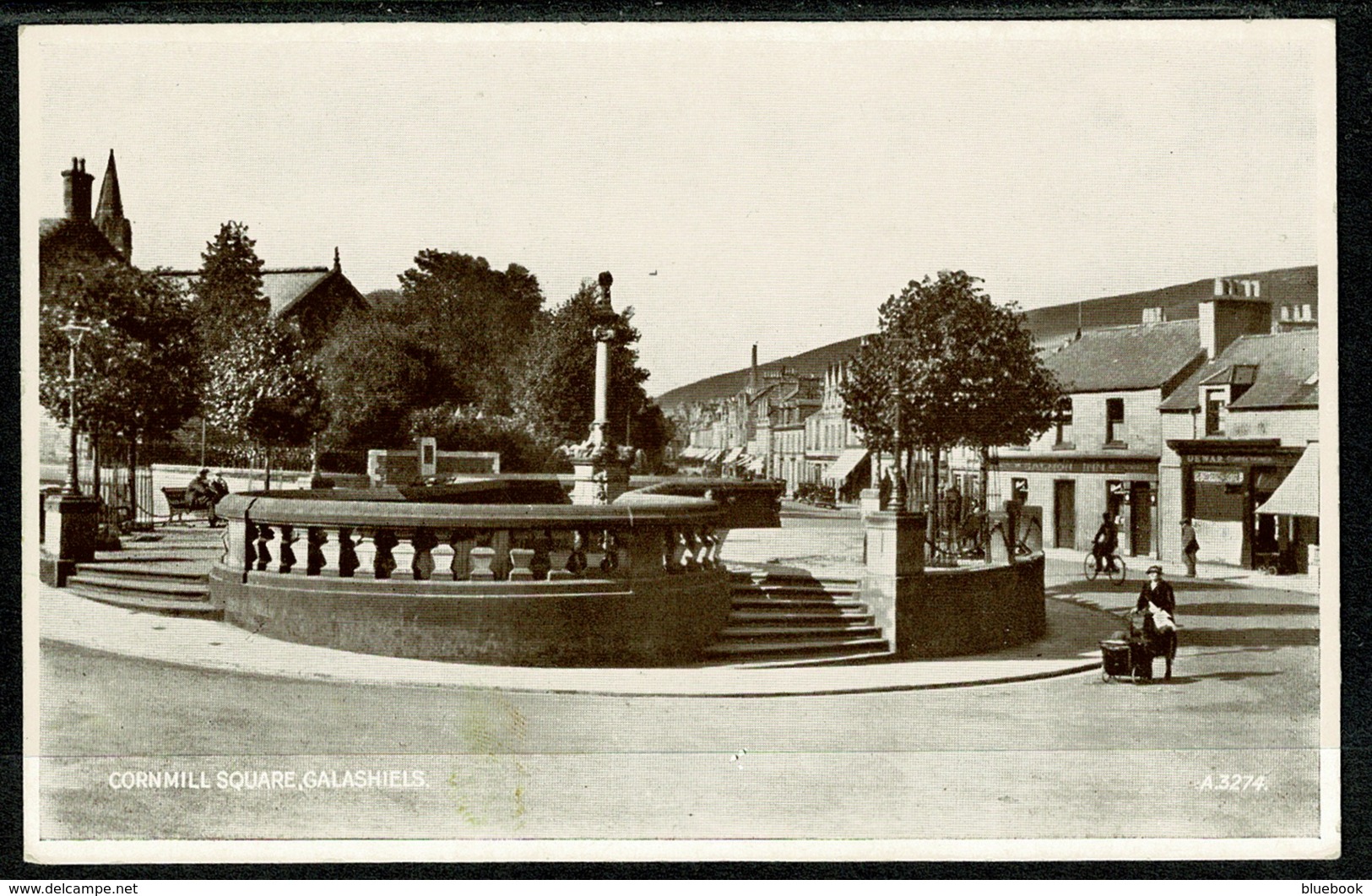 Ref 1293 - Early Postcard - Cornmill Square Galashiels Selkirkshire Scotland - Selkirkshire