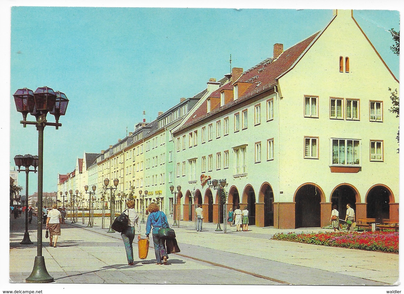 2000  NEUBRANDENBURG -  TURMSTRASSE    1983 - Neubrandenburg