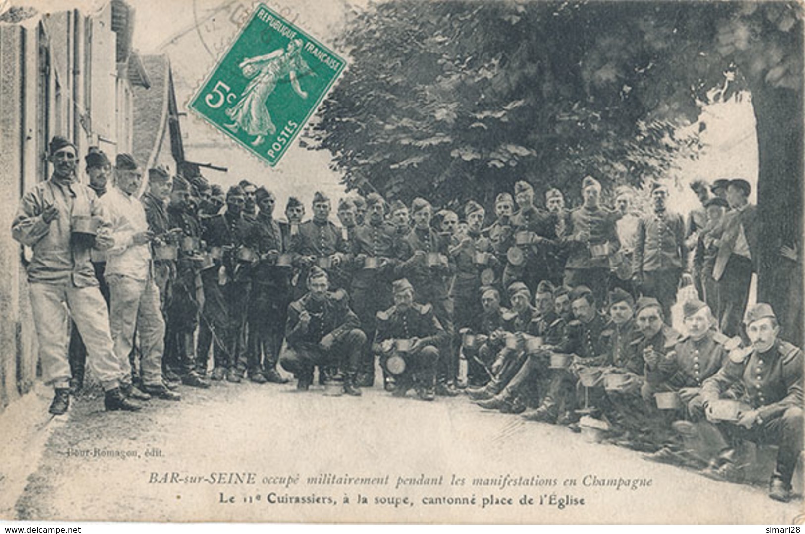 BAR SUR SEINE - OCCUPE MILITAIREMENT PENDANT LES MANIFESTATIONS EN CHAMPAGNE - LE 11 E CUIRASSIERS A LA SOUPE CANTONNE P - Bar-sur-Seine