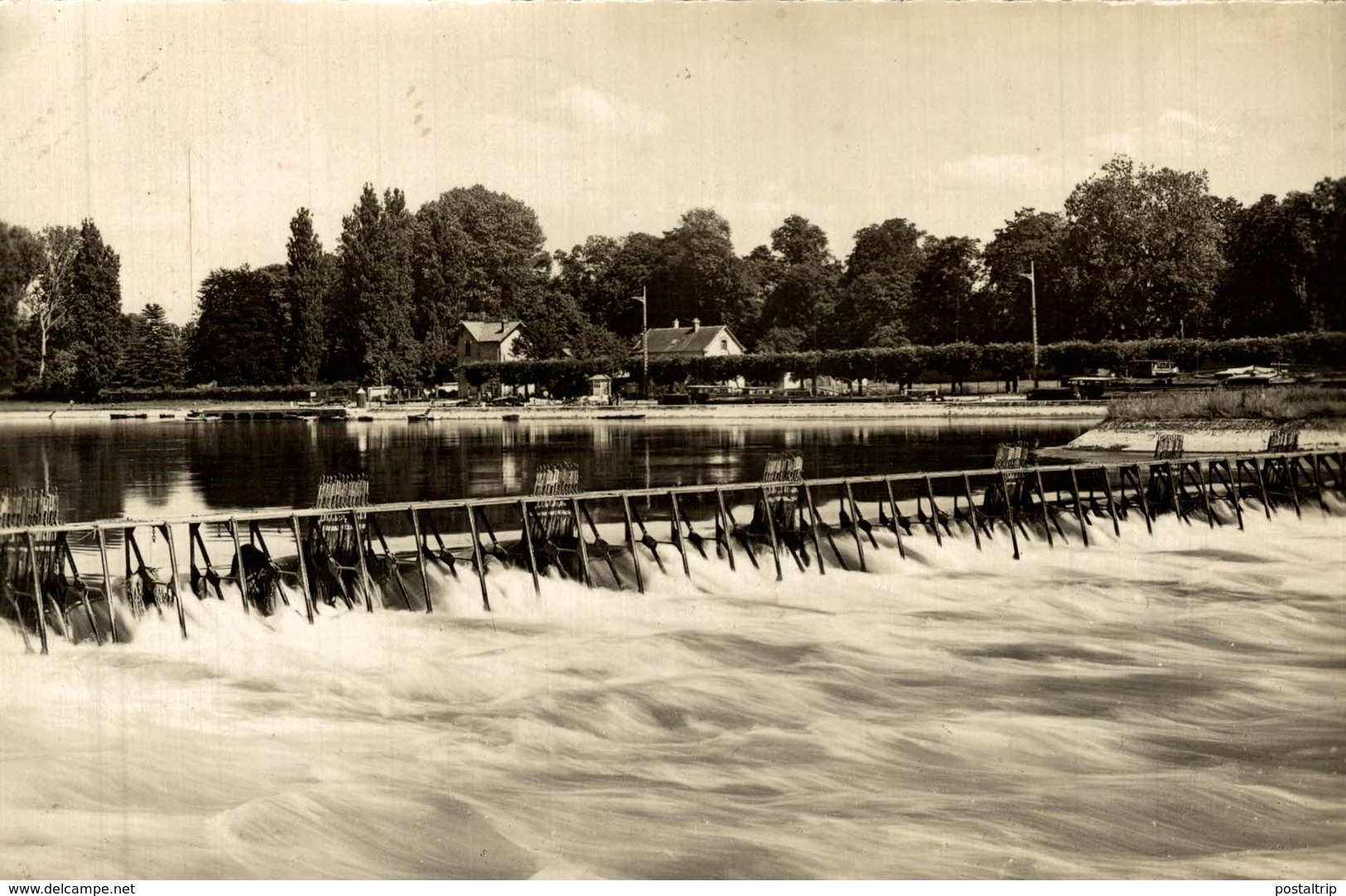 BOIS-LE-ROIS, Le Barrage Et L'Ecluse. Francia France Frankreich - Bois Le Roi