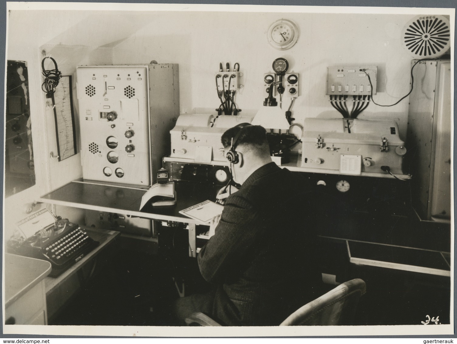 Thematik: Zeppelin / Zeppelin: 1936. LZ129 Radio Room: Original, Period, Photograph Of The Hindenbur - Zeppelines