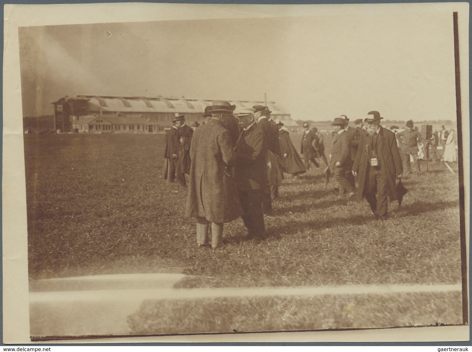 Thematik: Zeppelin / Zeppelin: Original, Period Photograph Of Airship Pioneer Graf Zeppelin In The F - Zeppelins