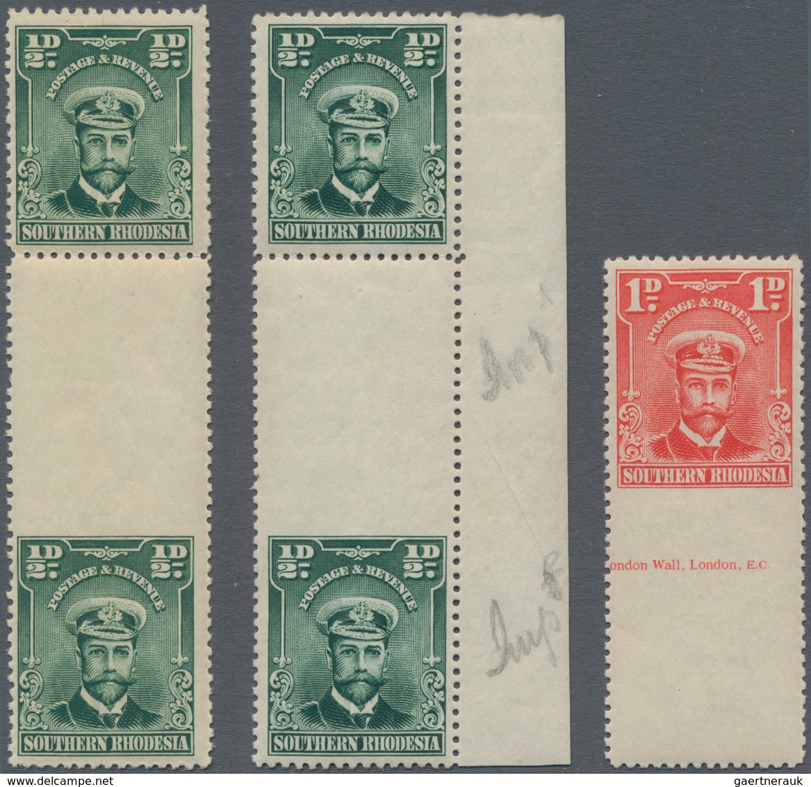 Süd-Rhodesien: 1924-29 KGV. ½d. Green Two Vertical Gutter Pairs, One With Sheet Margin At Right, And - Zuid-Rhodesië (...-1964)