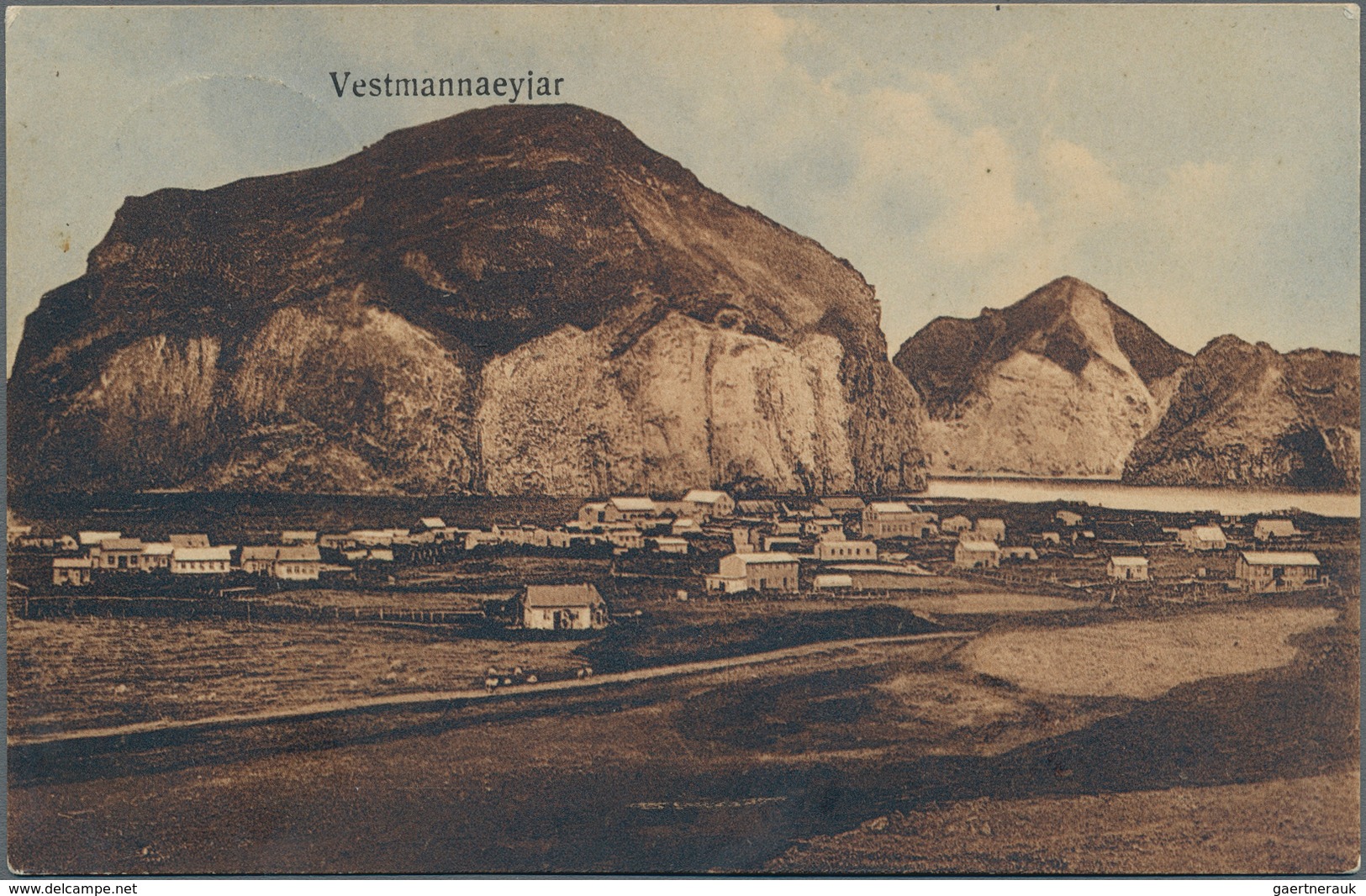 Island: 1904-30 Four Picture Postcards, With 1911 Card Depicting The Vestmannaeyjar Islands Franked - Sonstige & Ohne Zuordnung