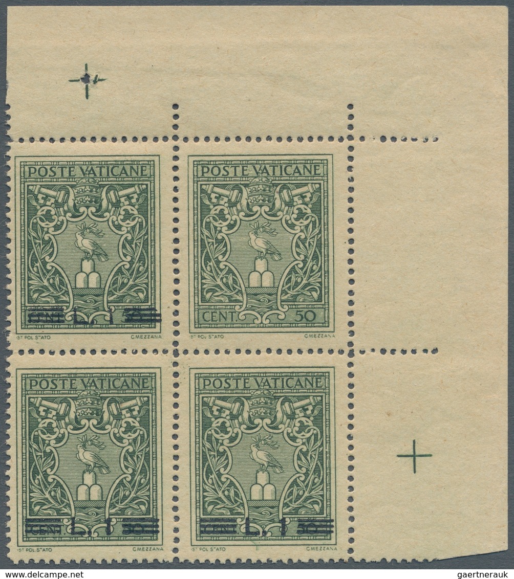 Vatikan: 1945, 1 L On 50 C Deep Green, Block Of 4 From Upper Right Sheet Corner, Corner Stamp Withou - Andere & Zonder Classificatie