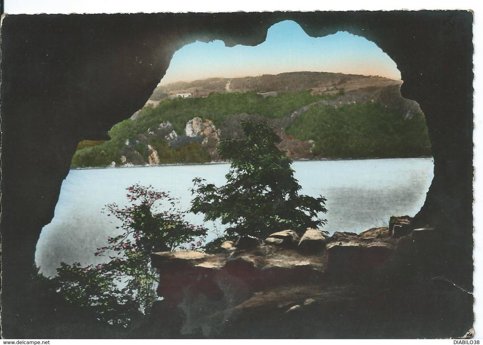 LAC D 'ISSARLES /// (  ARDÈCHE )  VUE  DE L 'INTÉRIEUR DE LA GROTTE - Sonstige & Ohne Zuordnung