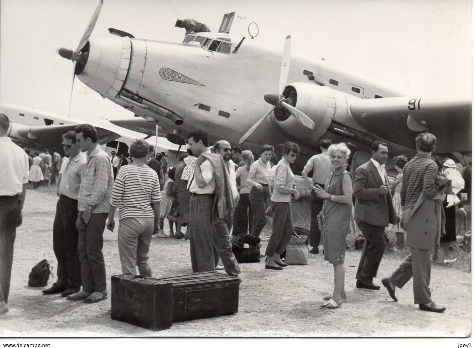 1 Photo  D Un Avion SM 82 Marchetti Avant Le Décollage.Format 13/18. - Personnes Anonymes