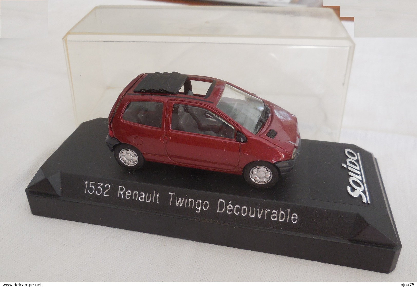 Voiture SOLIDO - Renault Twingo Découvrable /  Toit Ouvrant - Opening Roof / Métallisée Rouge Brique - Red Brown - Solido
