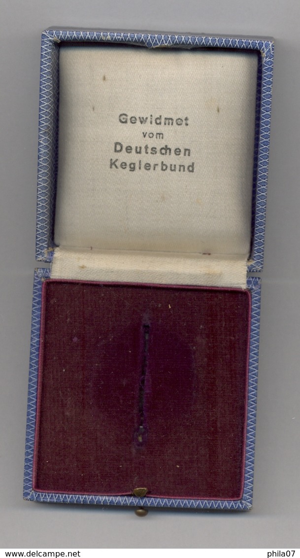 Bowling - German Bowling Alliance Badge - GEWIDMET Vom Deutschen Keglerbund, Original Box, With Pin, Serial Number 990 - Bowling