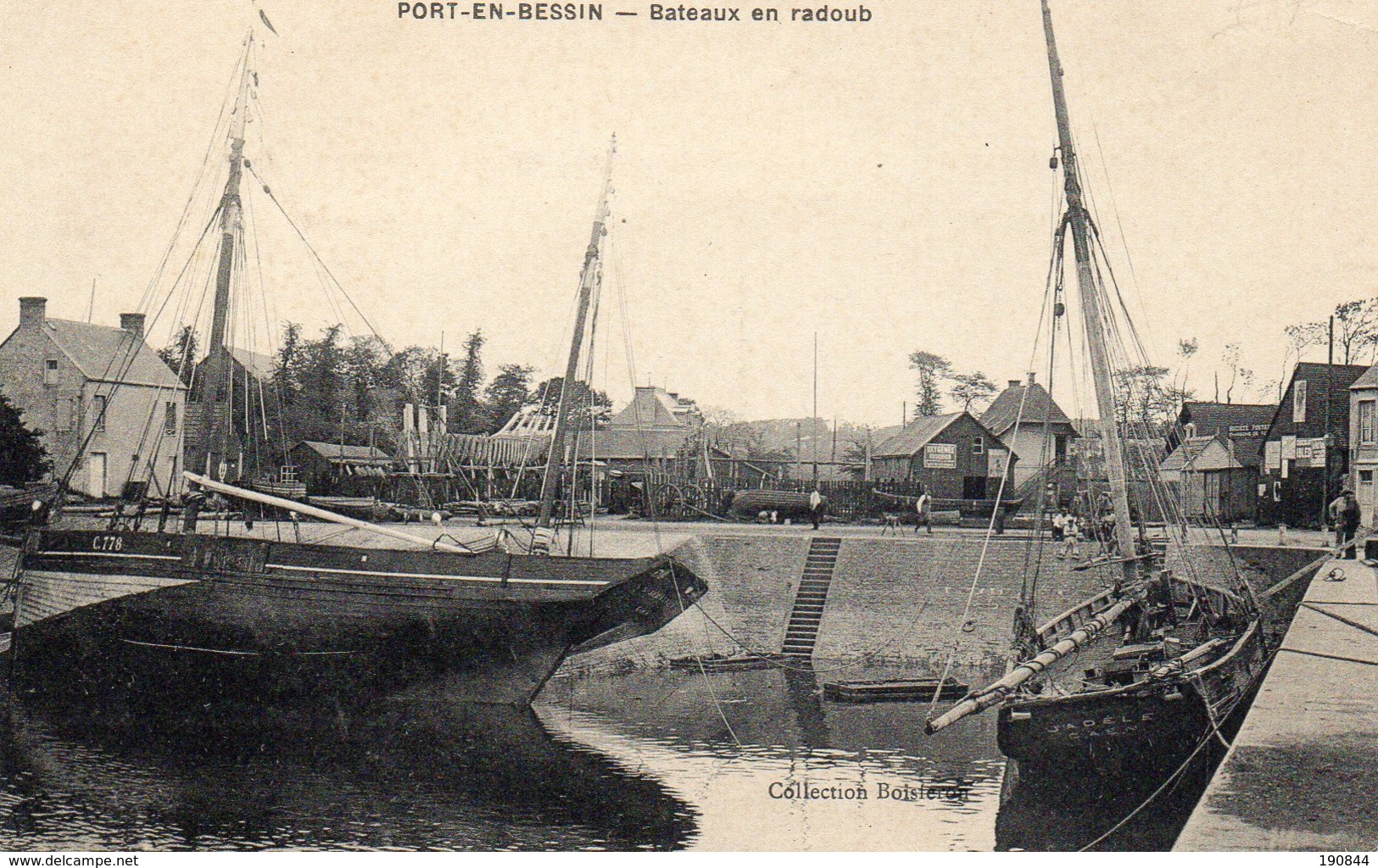 14 CALVADOS " PORT- En- BESSIN "  Bateaux En Radoud . - Port-en-Bessin-Huppain