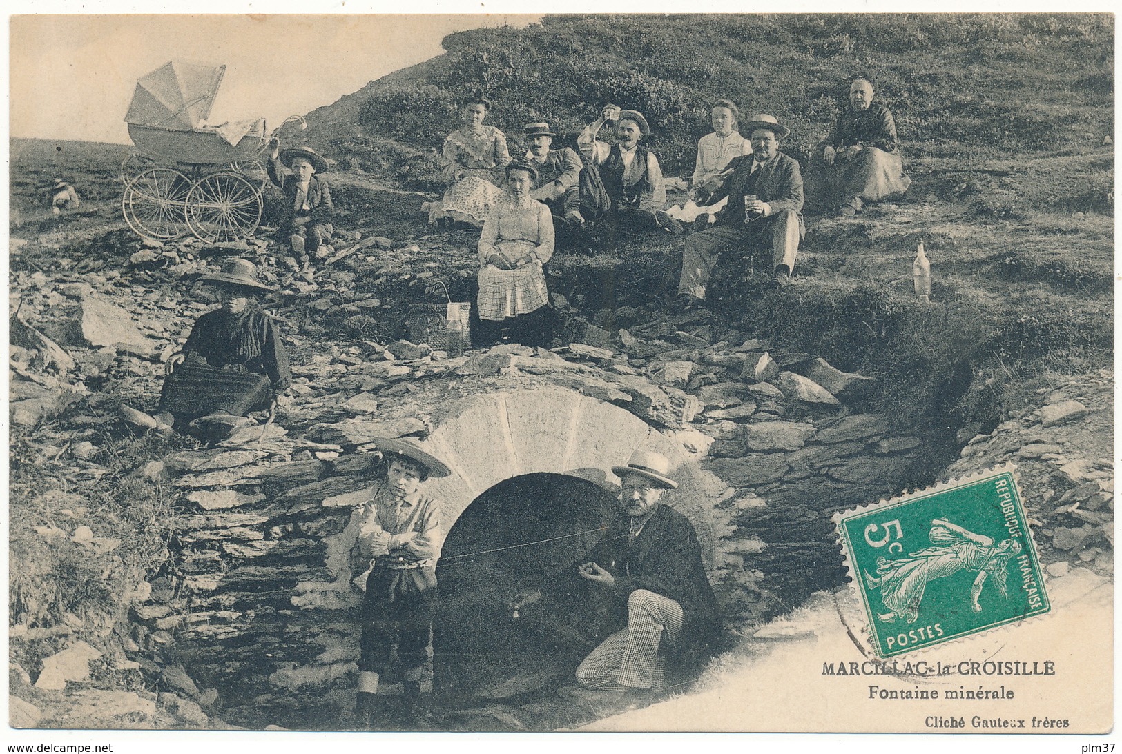 MARCILLAC LA CROISILLE - Fontaine Minérale - Autres & Non Classés