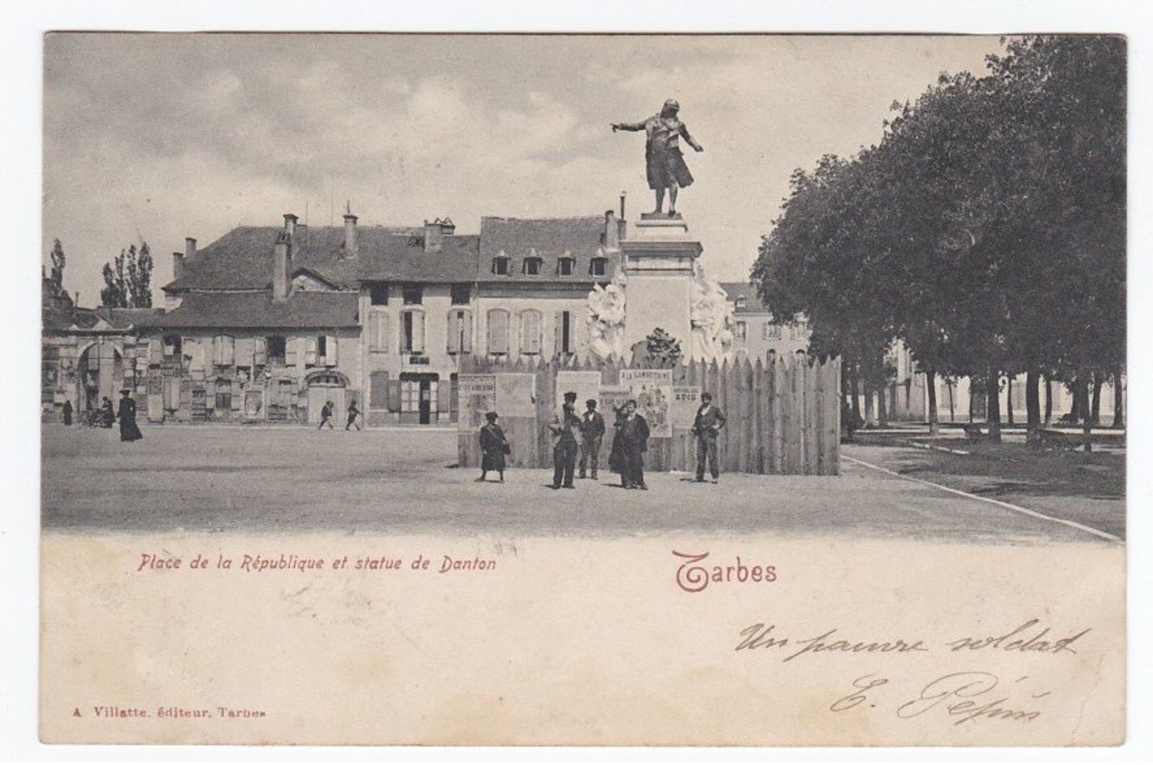 TARBES Place De La République Et Statue De Danton - Tarbes
