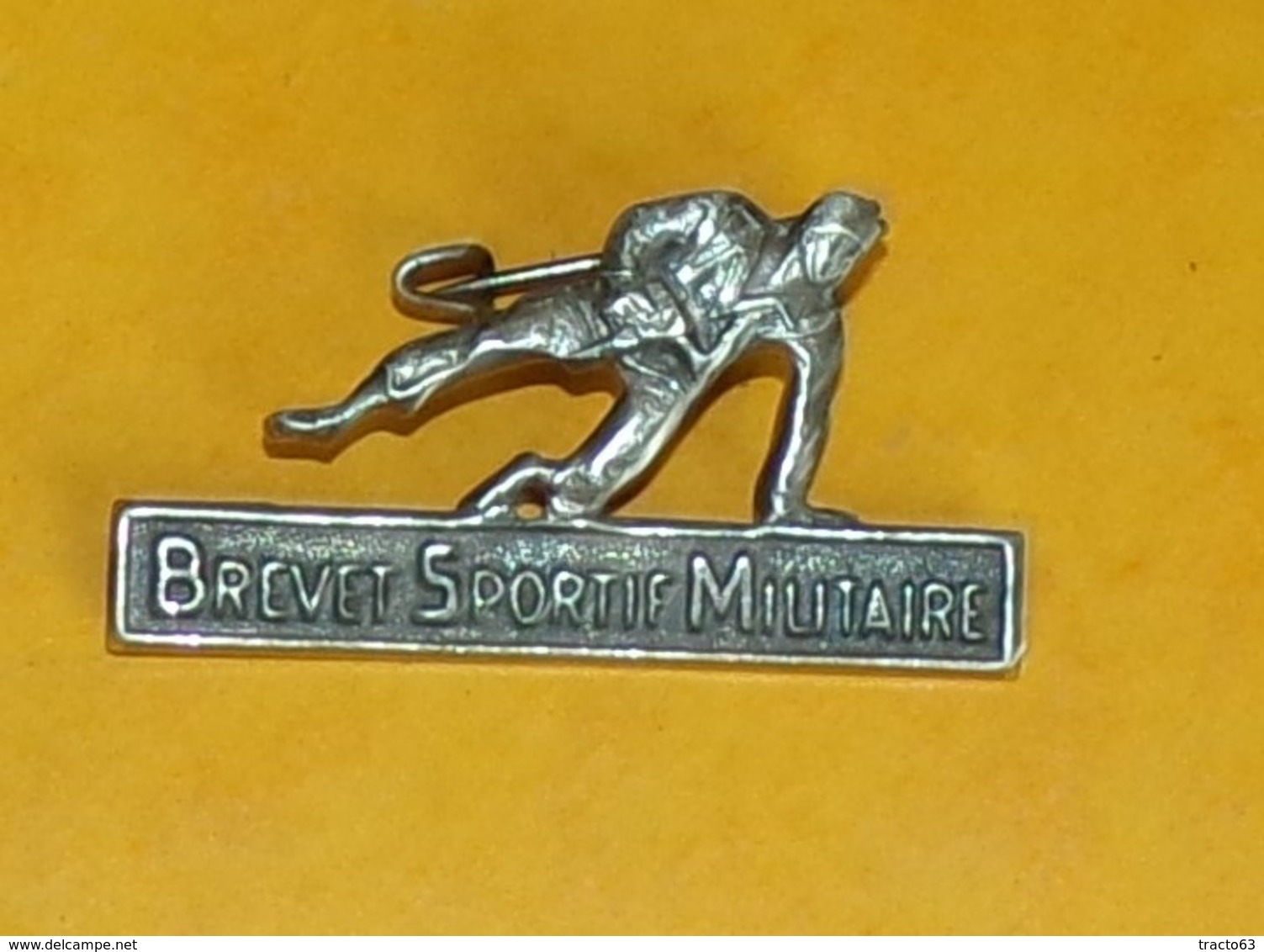 Brevet Militaire Sportif, échelon Argent, FABRICANT SANS,HOMOLOGATION SANS, ETAT VOIR PHOTO  . POUR TOUT RENSEIGNEMENT M - Armée De Terre