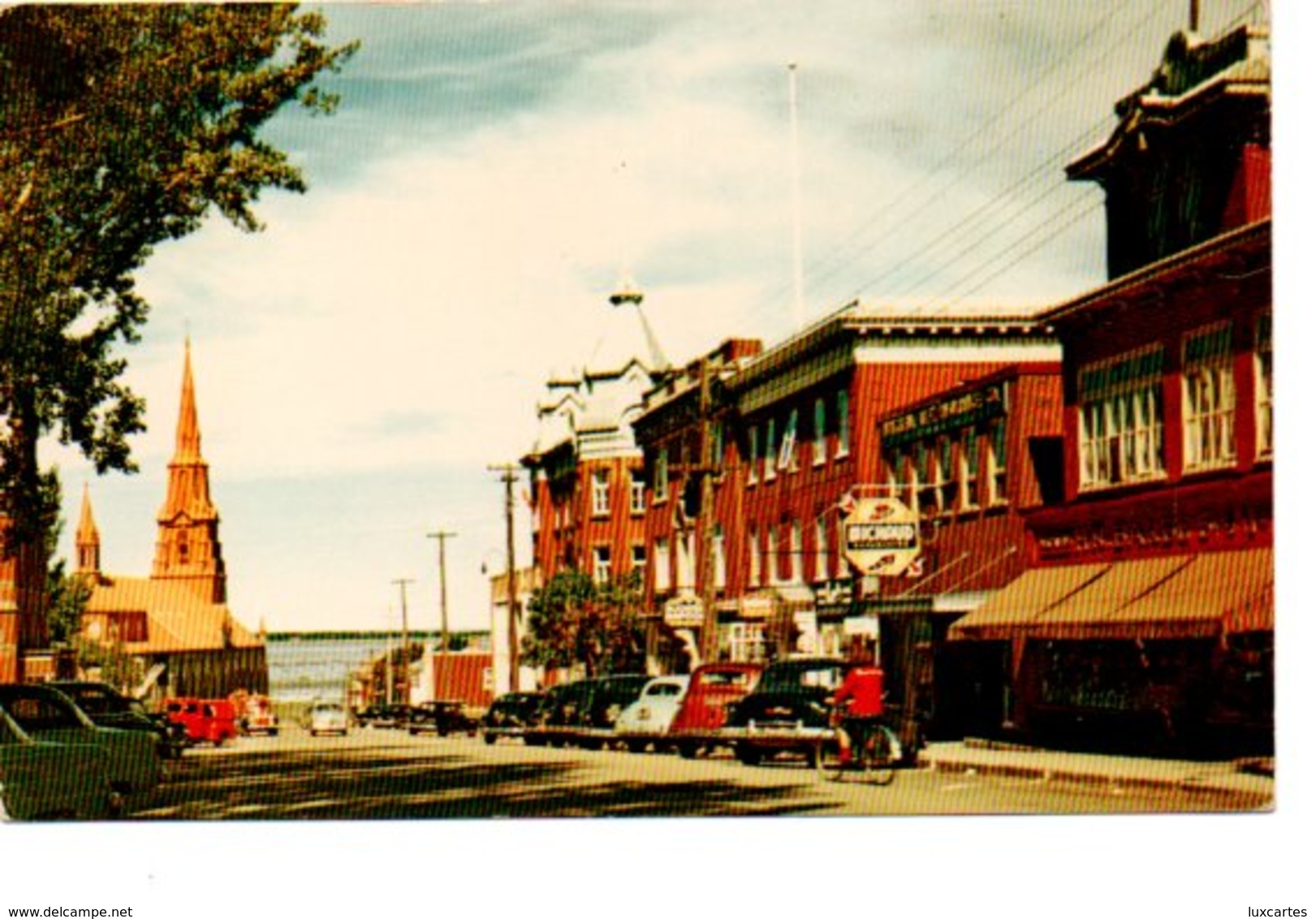 RIMOUSKI. AVENUE DE LA CATHEDRALE. - Rimouski