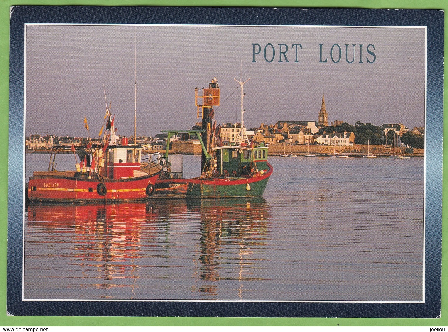 Belle CPM PORT LOUIS Vu Depuis Kernével Bateau De Peche Gwalarn + Boucahier ? 56 Morbihan - Port Louis